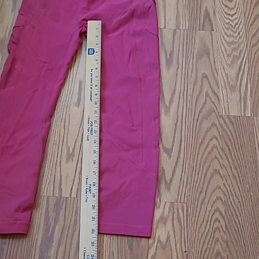 Lululemon All The Right Places Crop II *23" Size 6 - Picture 9 of 13